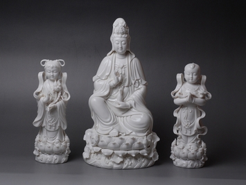 20世纪80年代 德化坐莲观音配<em>善财童子</em>、<em>龙女</em>